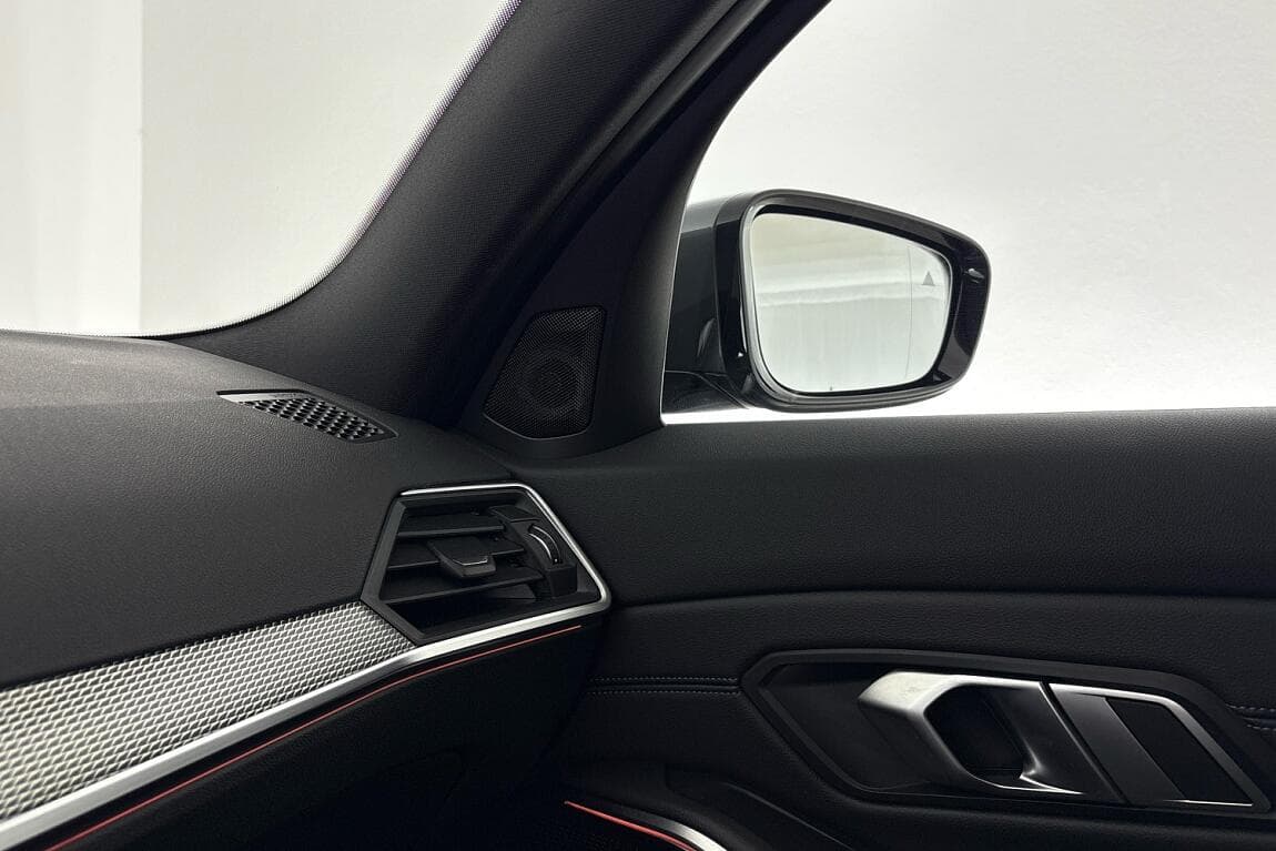 2021 BMW 3-Series - 16