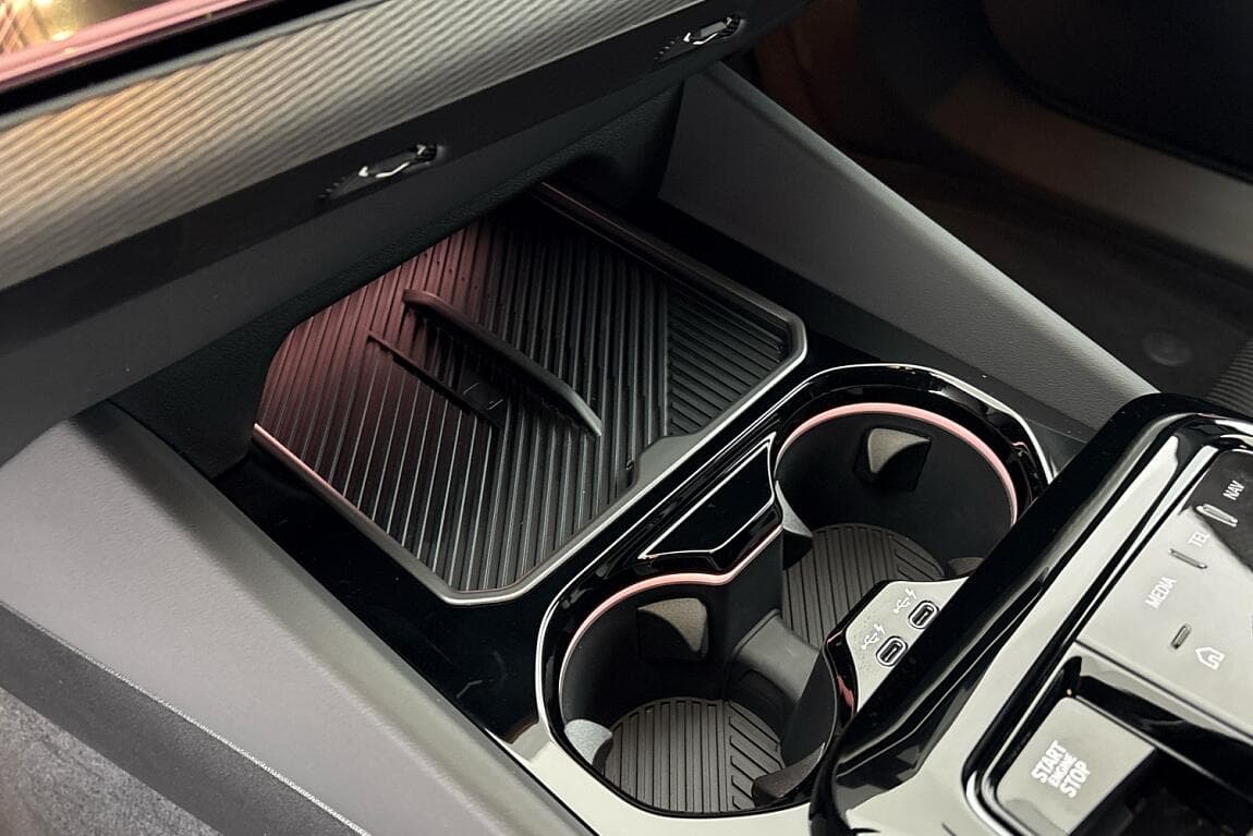 2025 BMW 5-Series - 15