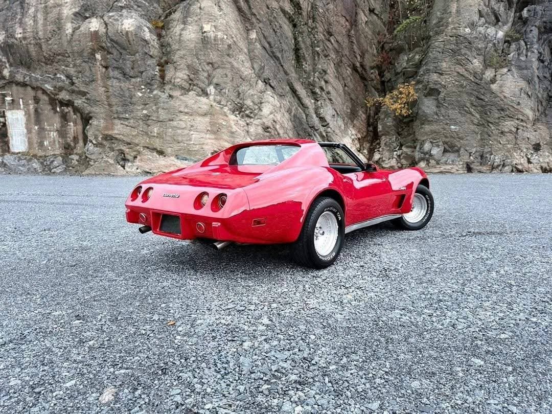 1976 Chevrolet Corvette - 3