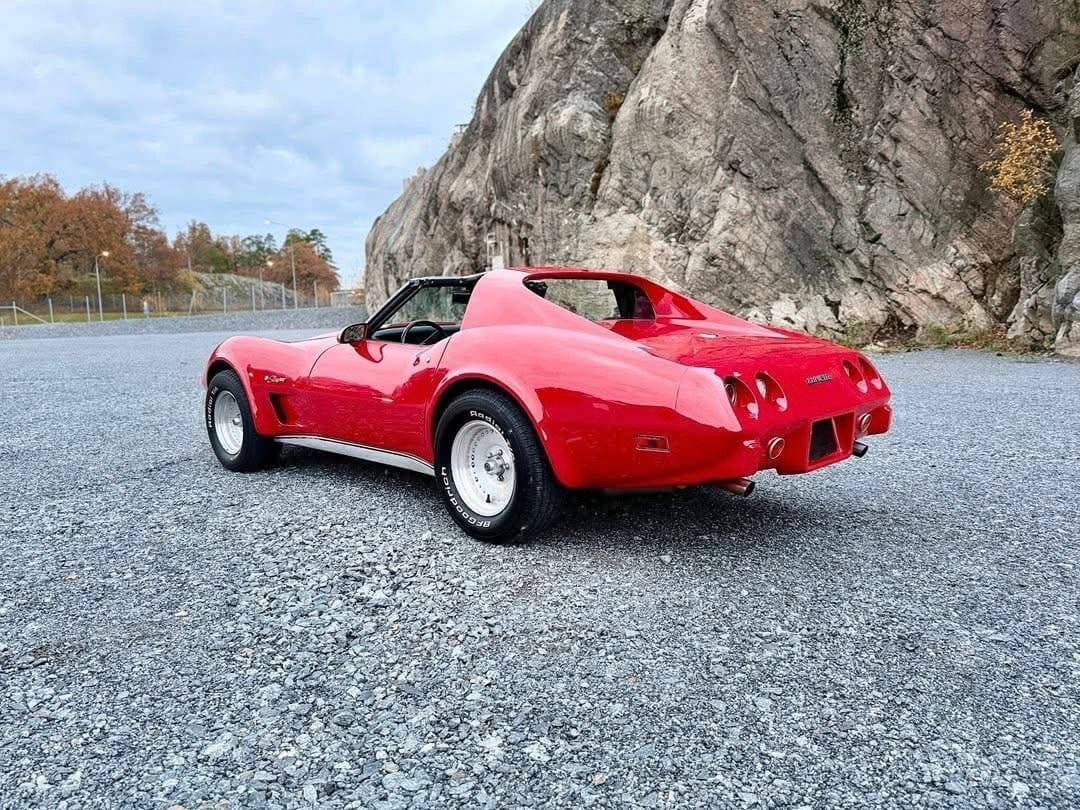 1976 Chevrolet Corvette - 8