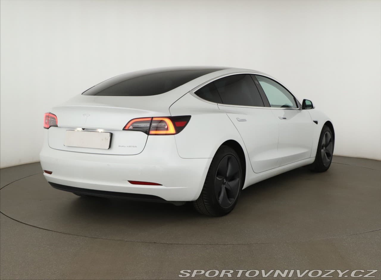 2019 Tesla Model 3 - 5