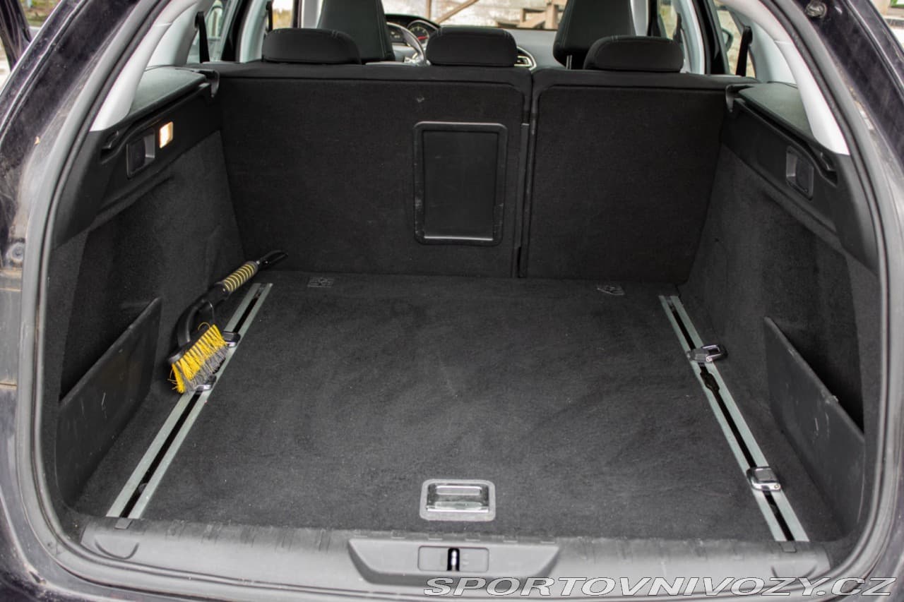 2016 Peugeot 308 - 18