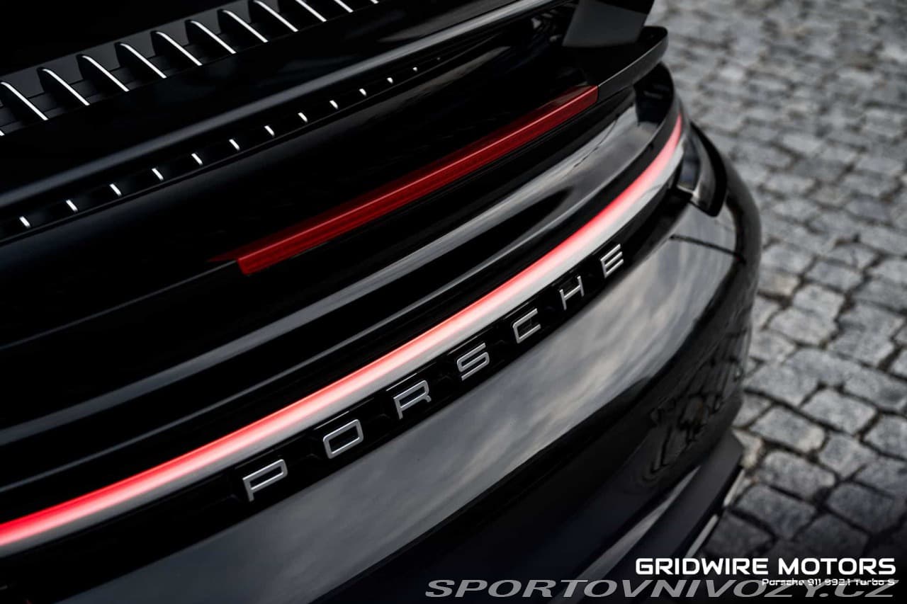 2021 Porsche 911 - 11