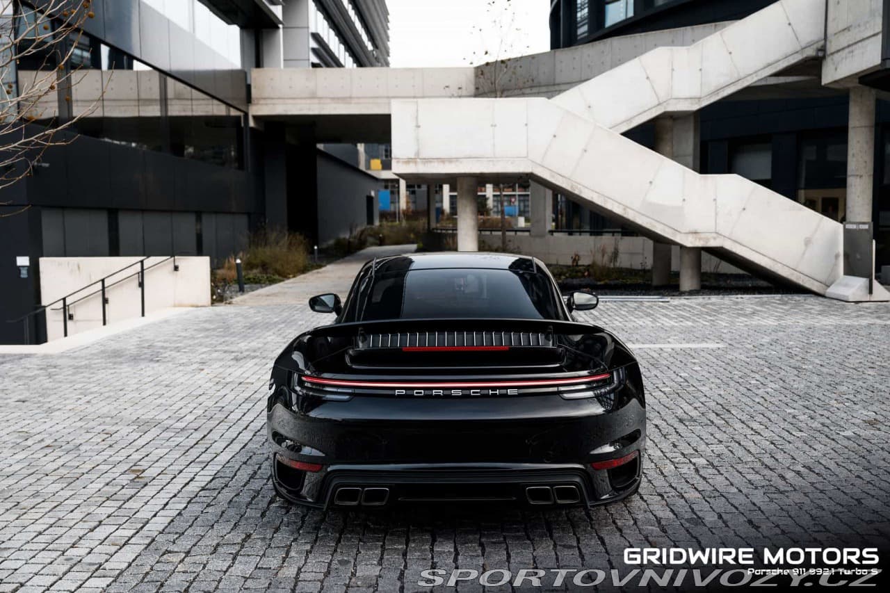 2021 Porsche 911 - 14