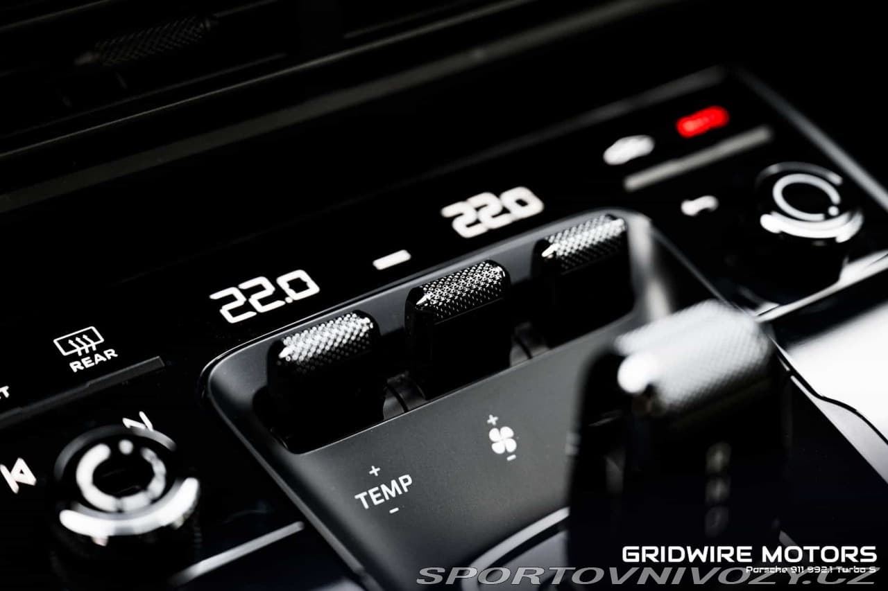 2021 Porsche 911 - 8