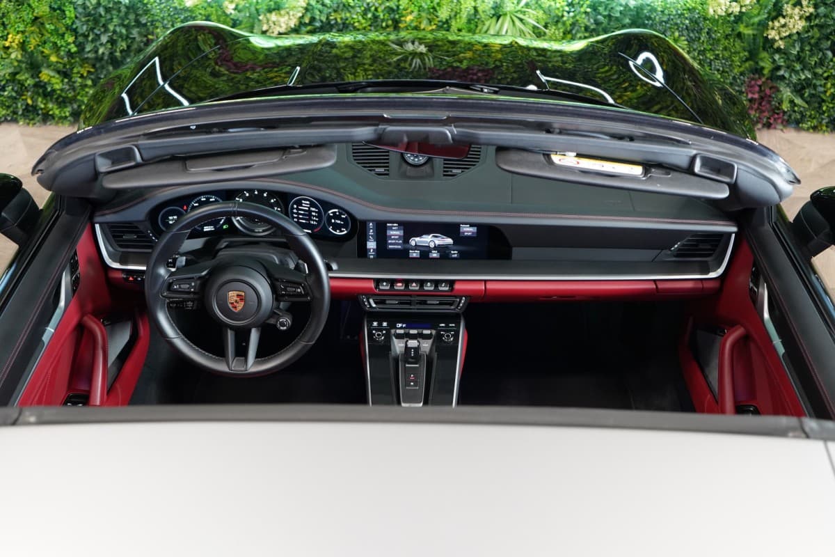 2021 Porsche 911 - 18