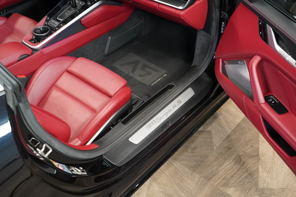 2021 Porsche 911 - 19