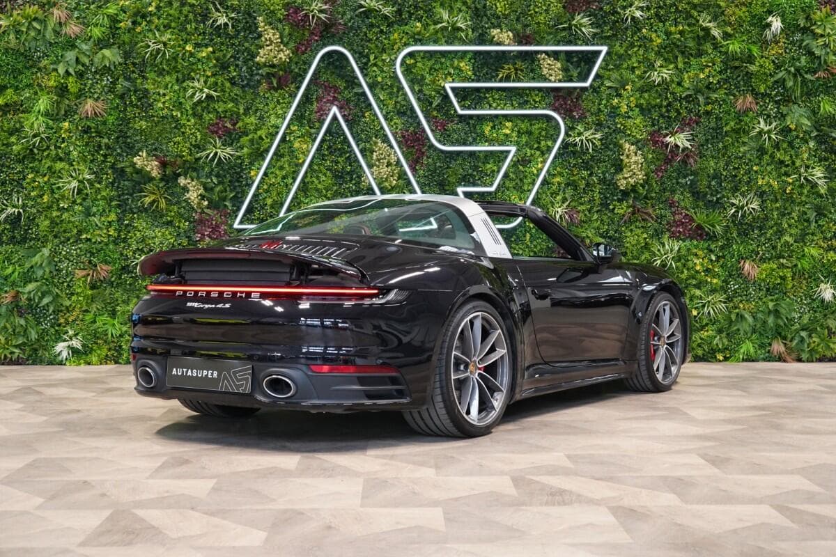2021 Porsche 911 - 7