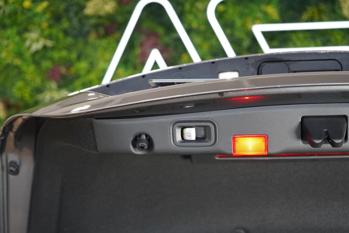 2018 Mercedes-Benz E-Class - 18