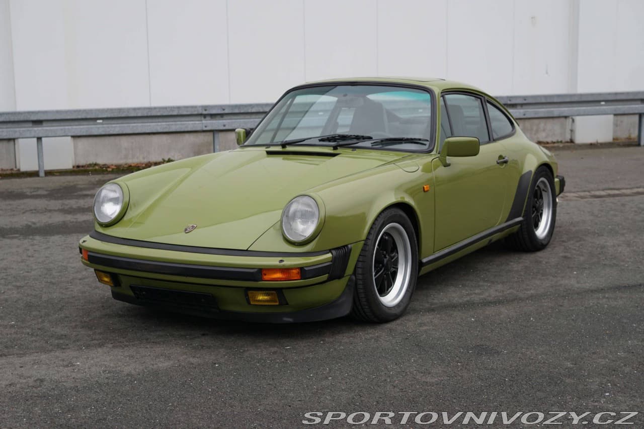 1985 Porsche 911 - 12