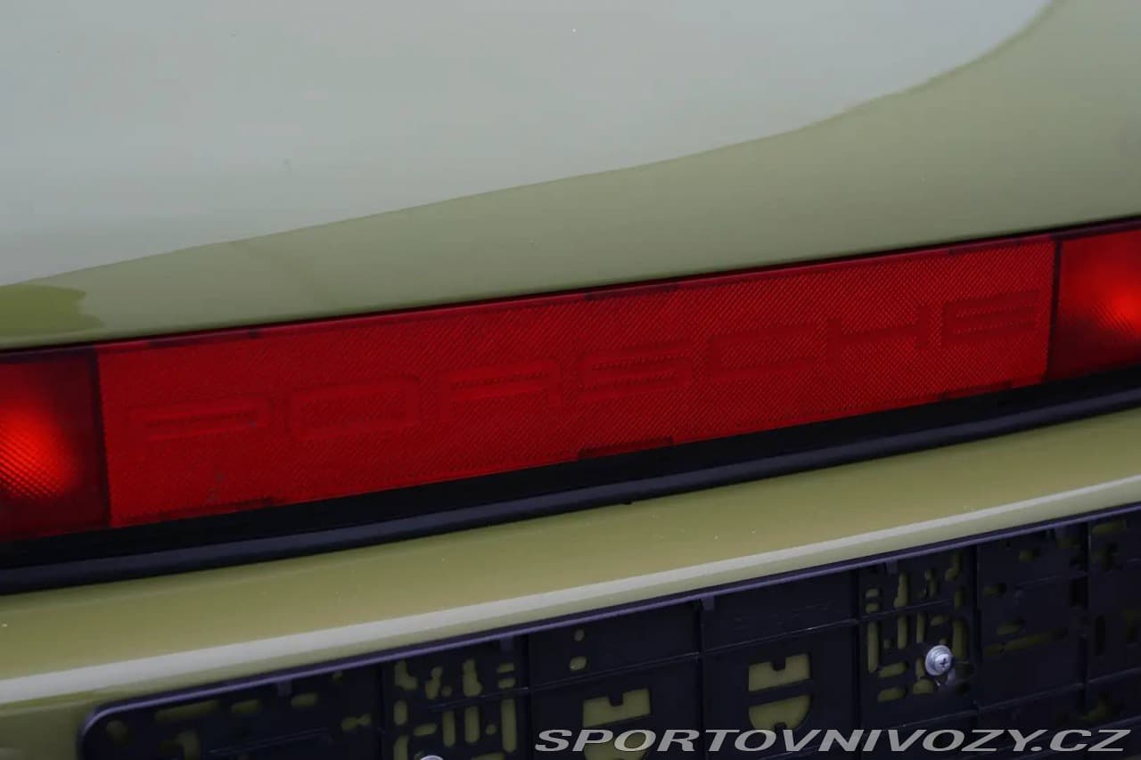 1985 Porsche 911 - 16