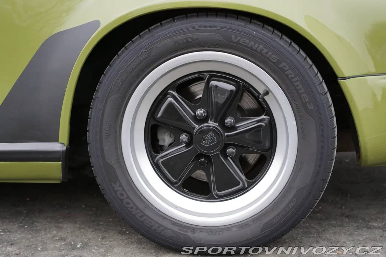 1985 Porsche 911 - 18