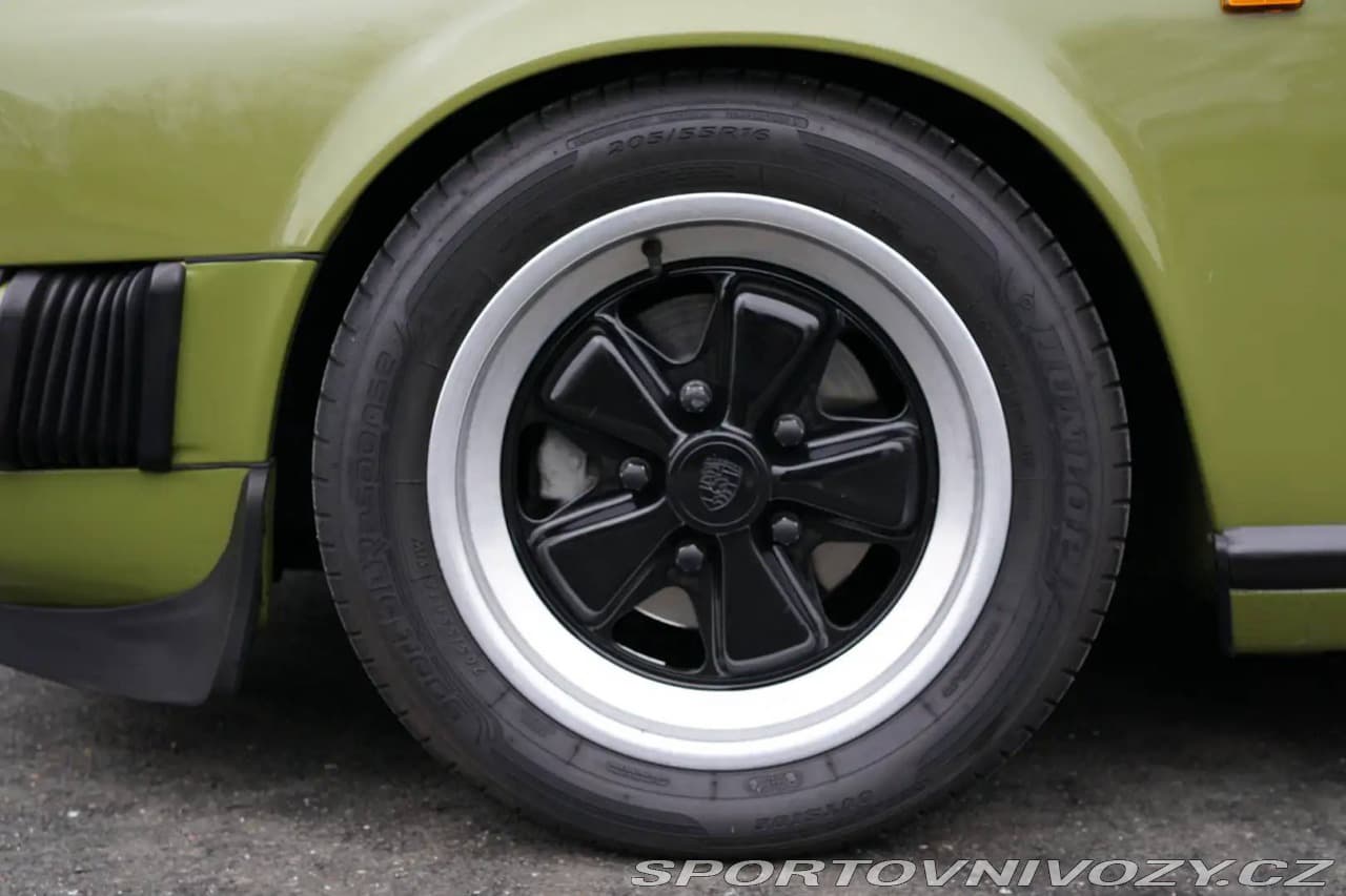 1985 Porsche 911 - 19