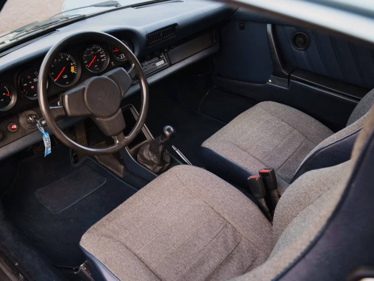 1982 Porsche 911 - 16