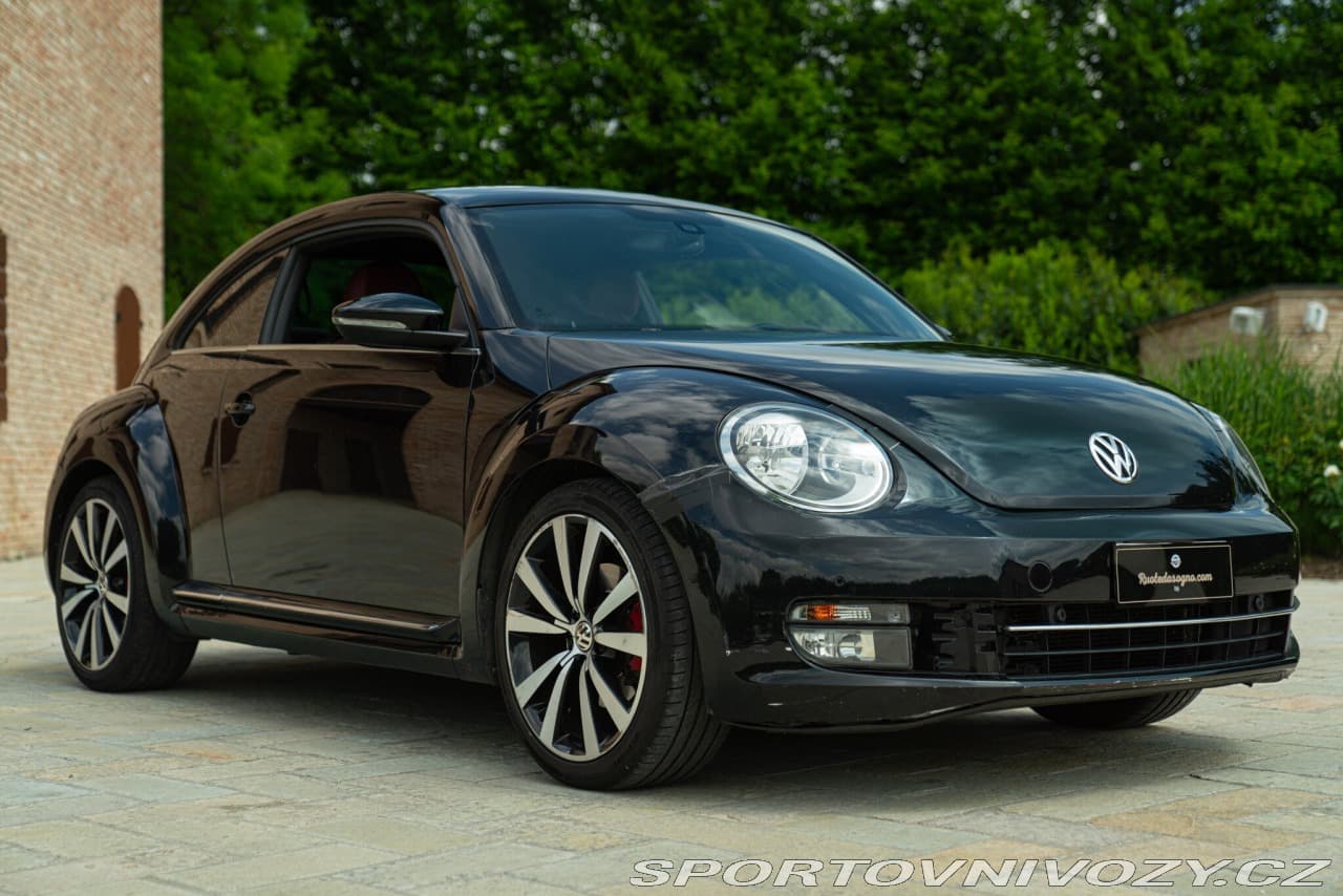 2012 Volkswagen Beetle - 10