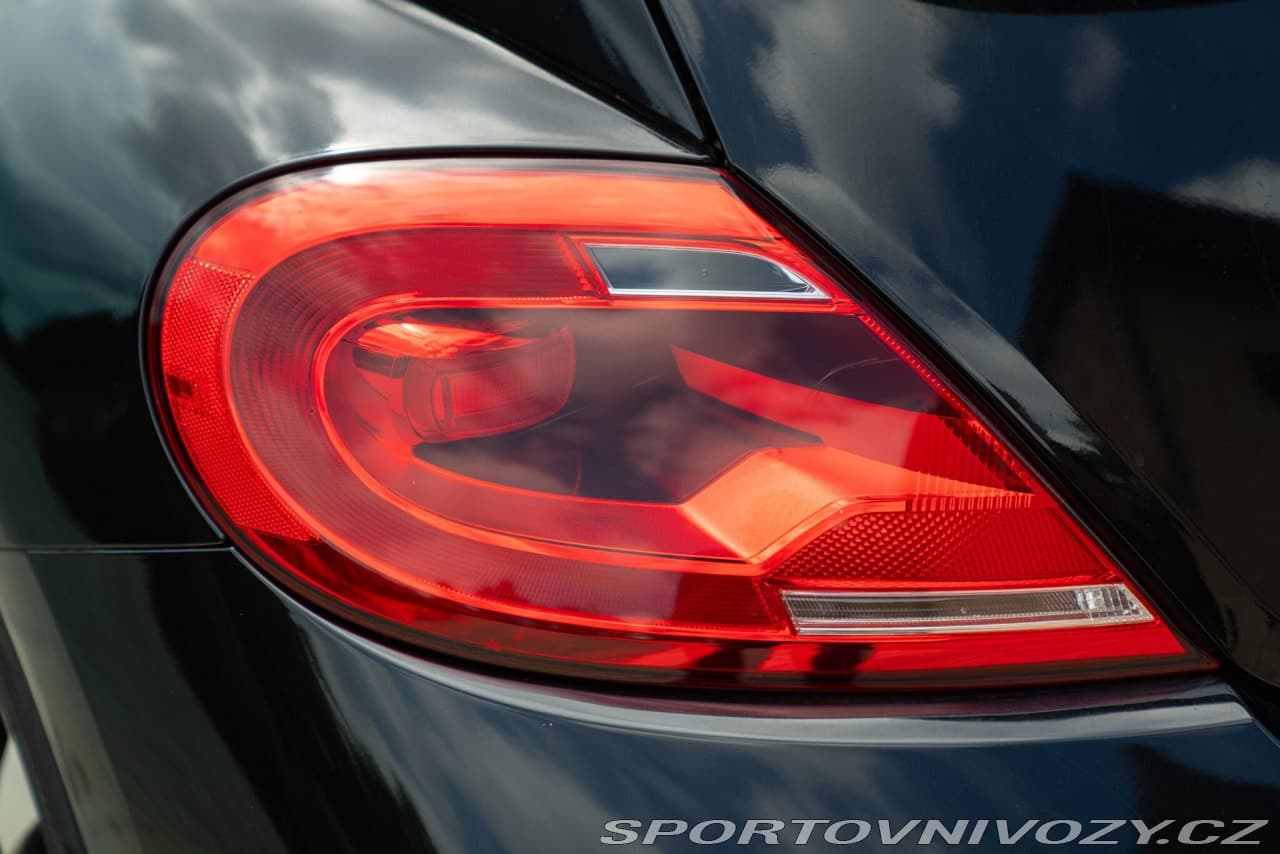 2012 Volkswagen Beetle - 19