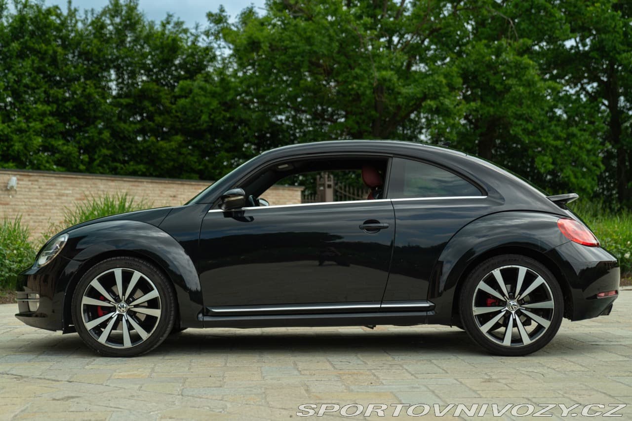 2012 Volkswagen Beetle - 4