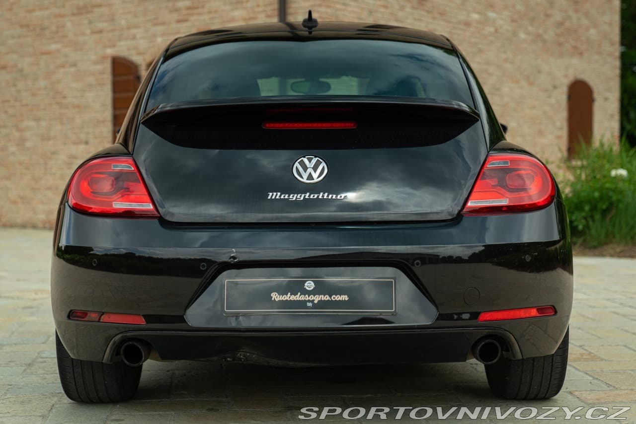 2012 Volkswagen Beetle - 8