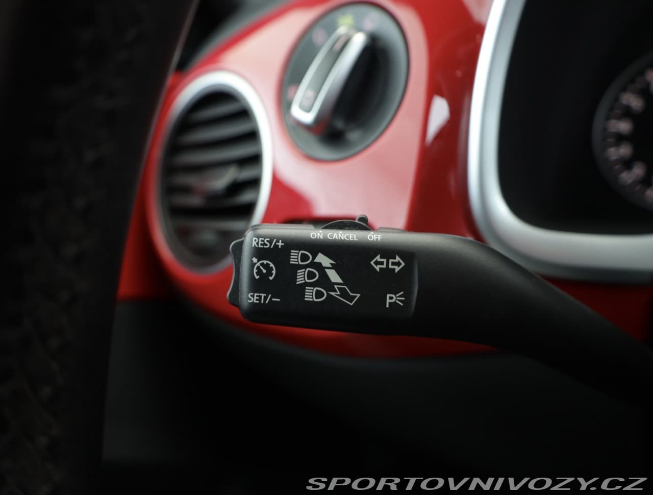 2012 Volkswagen Beetle - 15