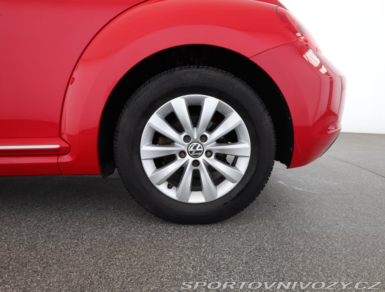 2012 Volkswagen Beetle - 17