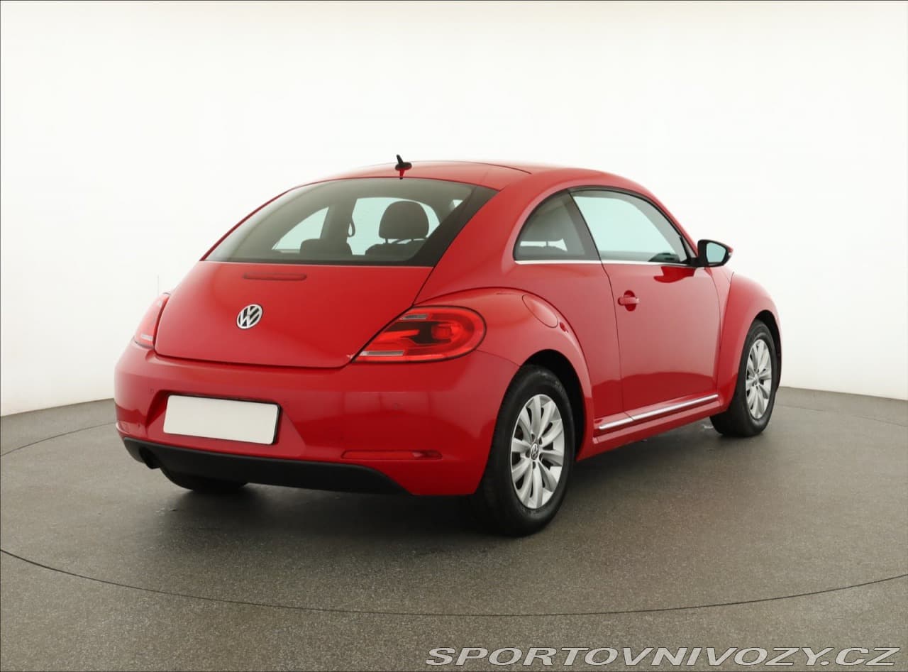 2012 Volkswagen Beetle - 5