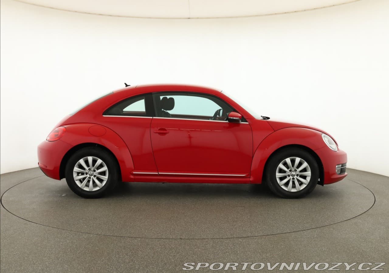 2012 Volkswagen Beetle - 6