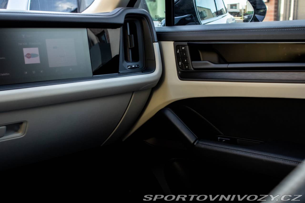 2025 Porsche Cayenne - 7