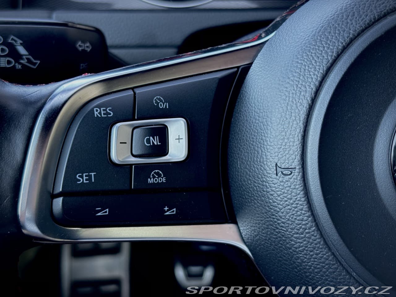 2014 Volkswagen Golf - 11