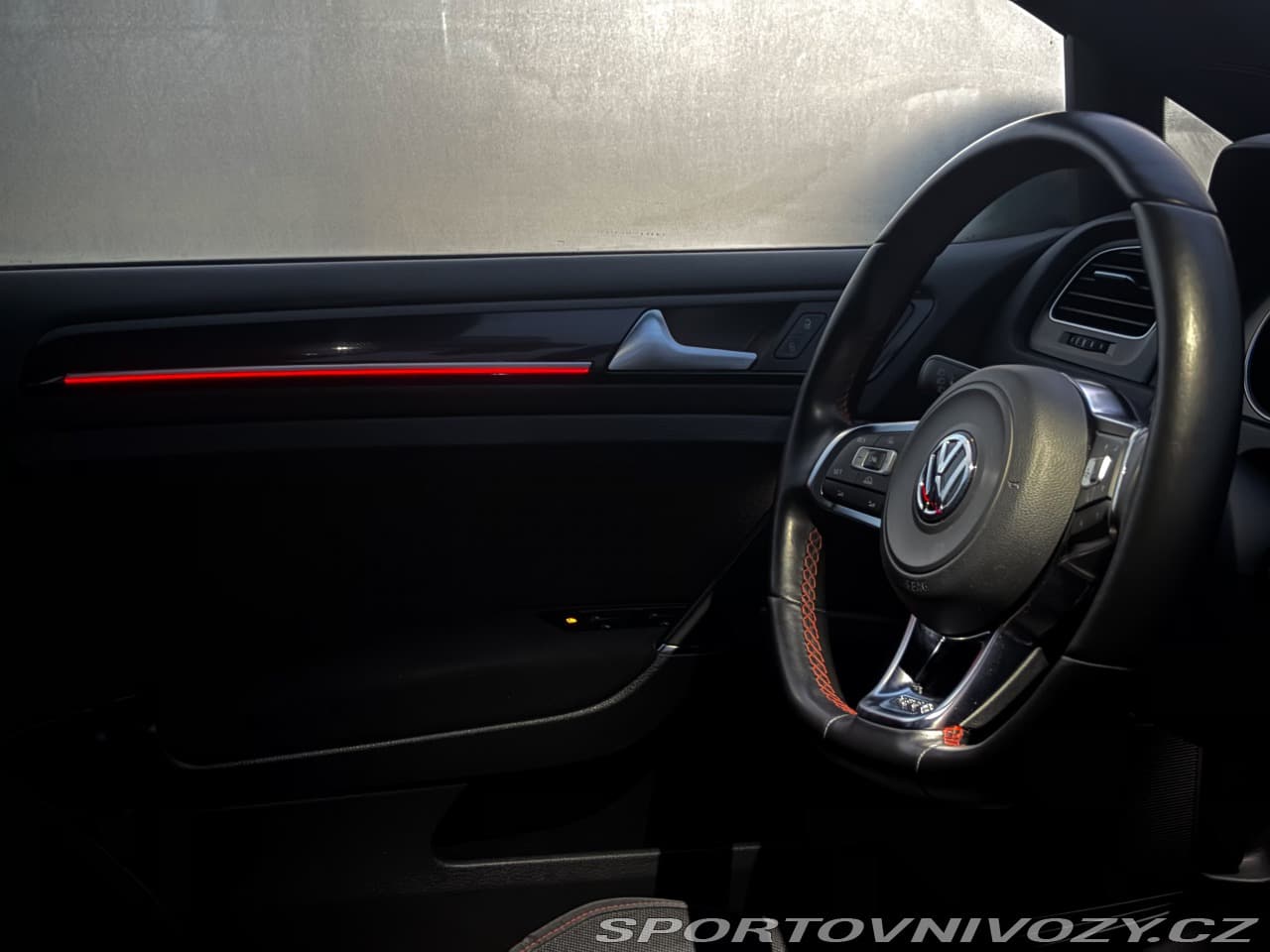2014 Volkswagen Golf - 16