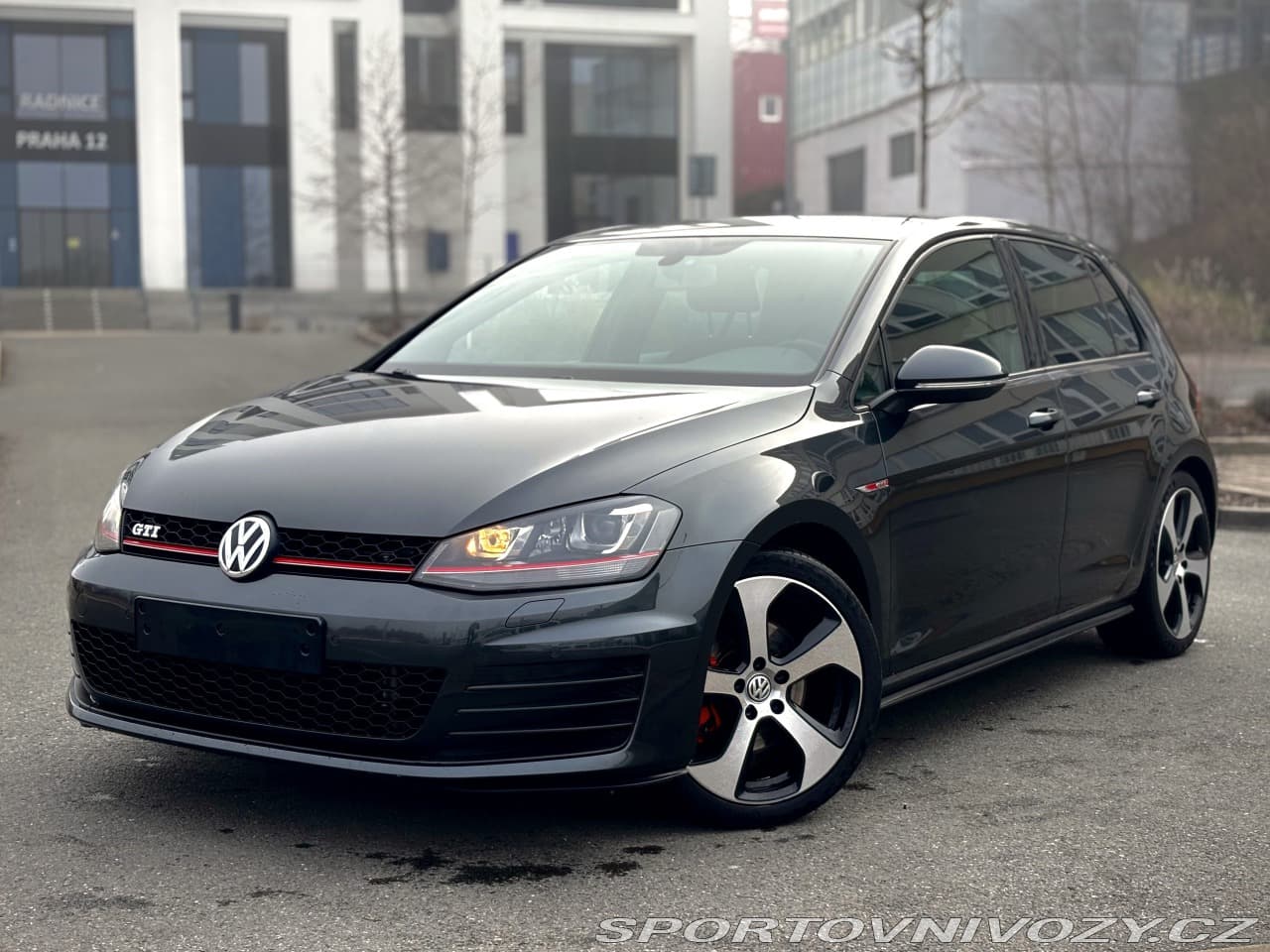2014 Volkswagen Golf - 18