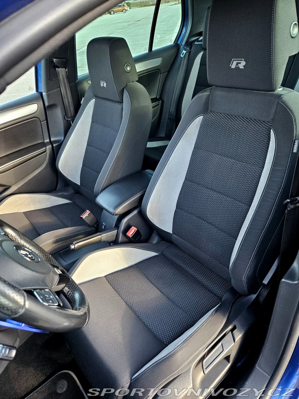 2011 Volkswagen Golf - 13