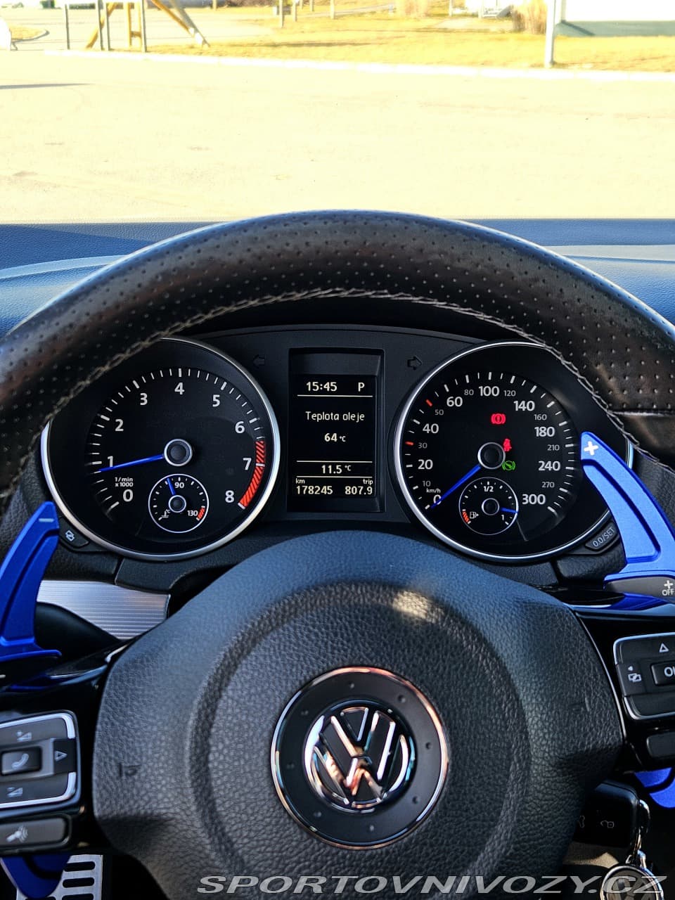 2011 Volkswagen Golf - 16