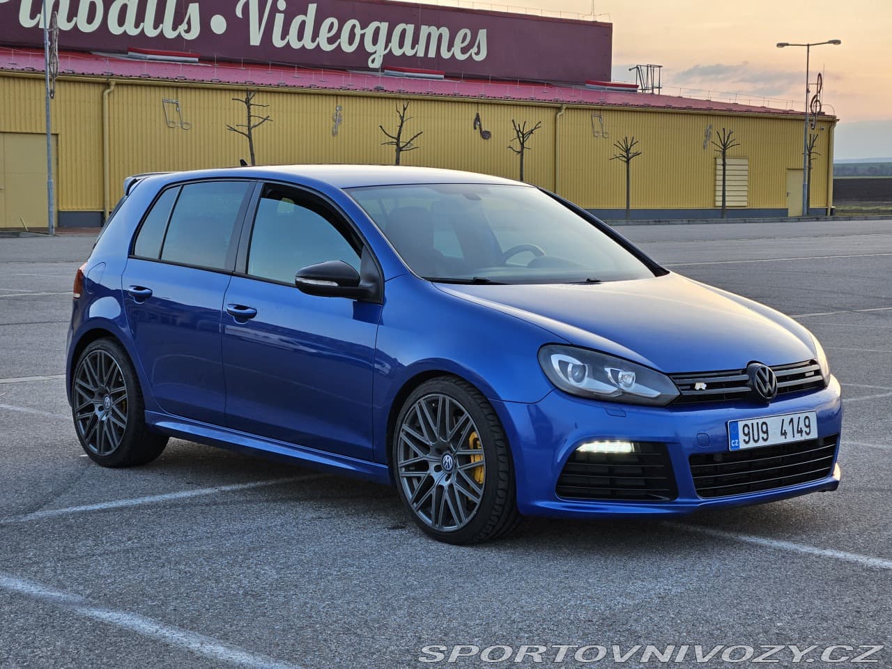 2011 Volkswagen Golf - 3