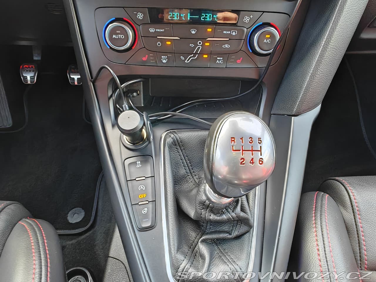 2017 Ford Focus - 10