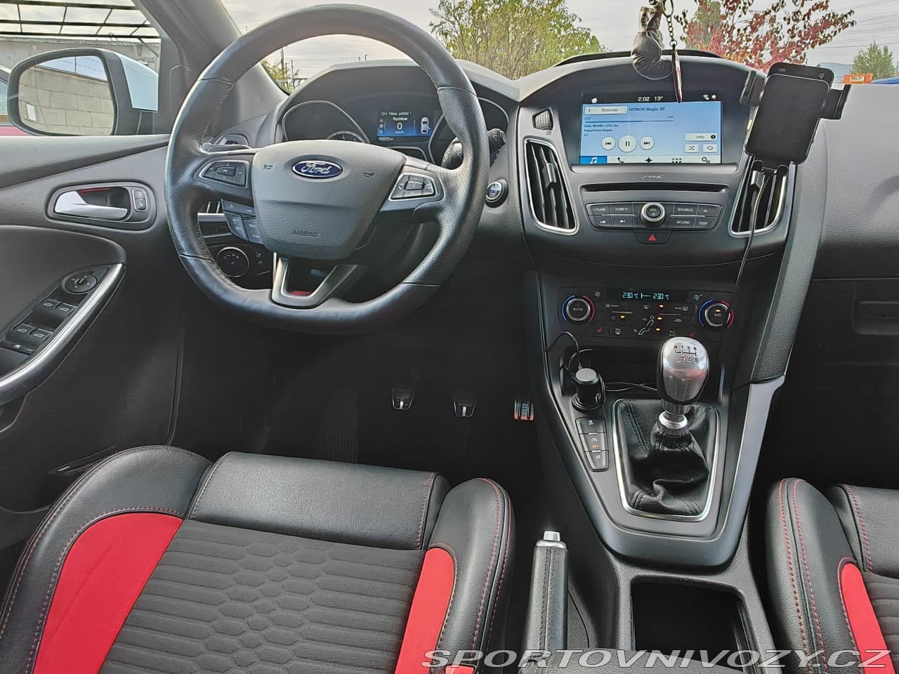 2017 Ford Focus - 14