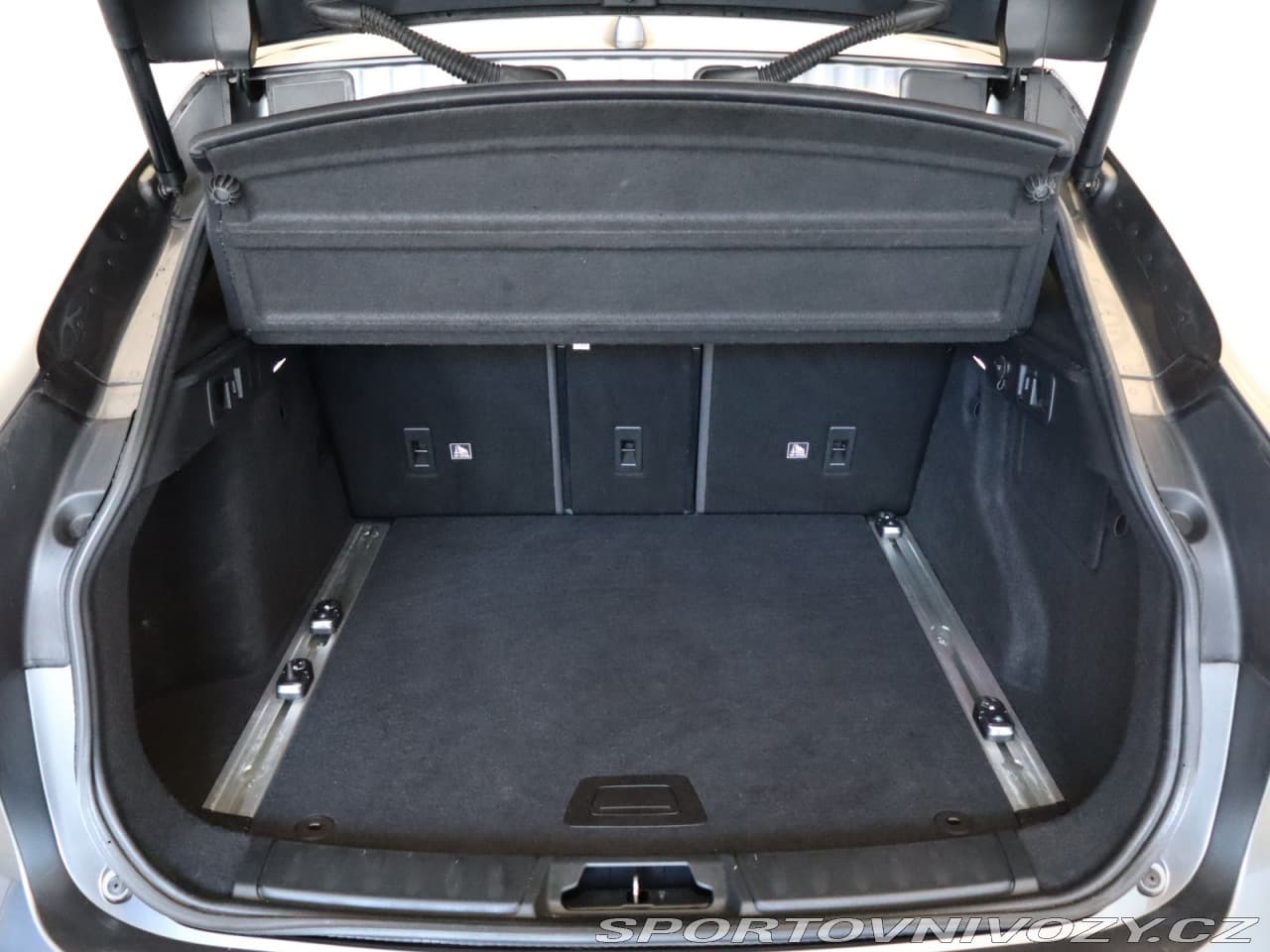 2017 Jaguar F-Pace - 12