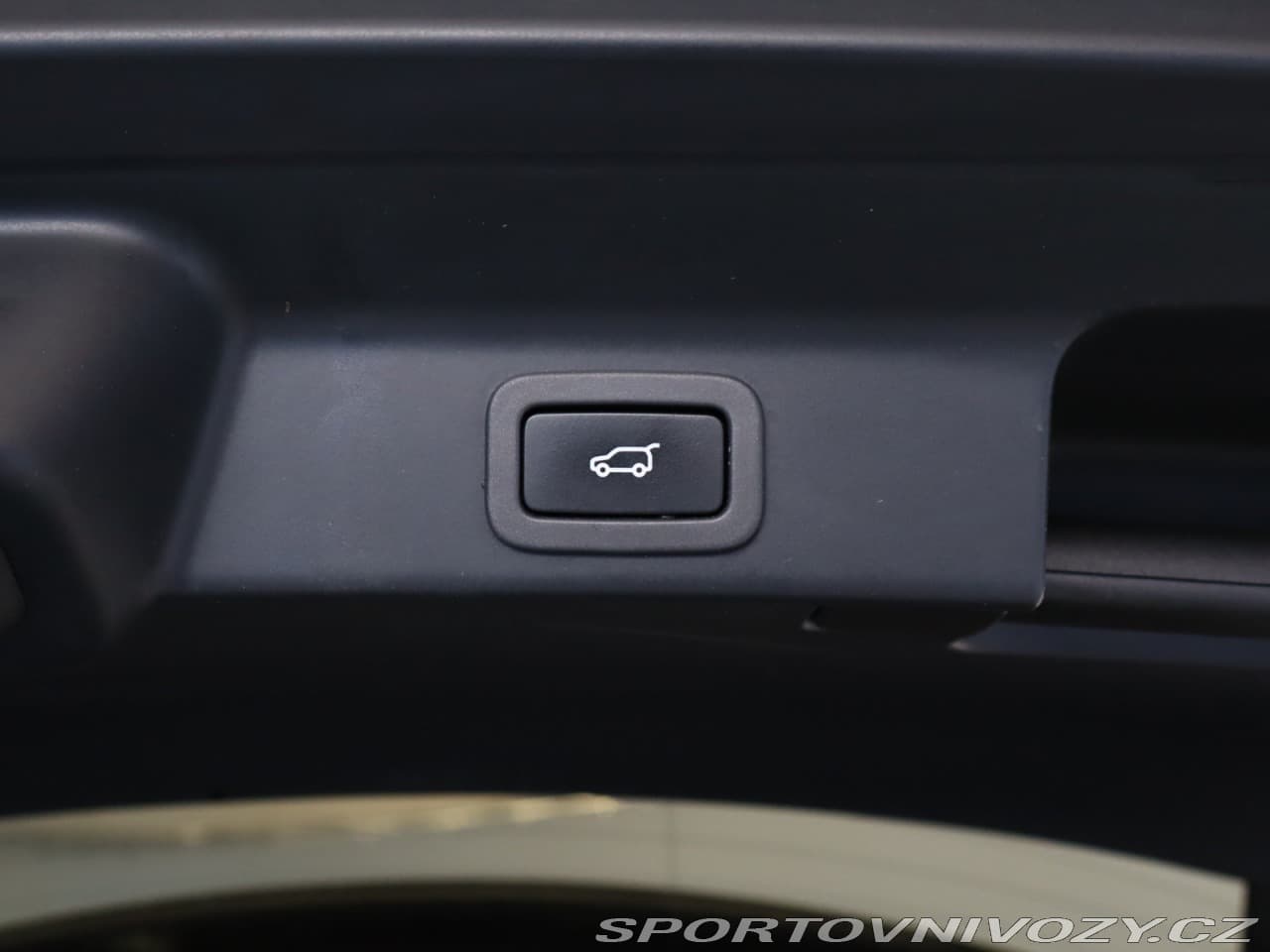 2017 Jaguar F-Pace - 14