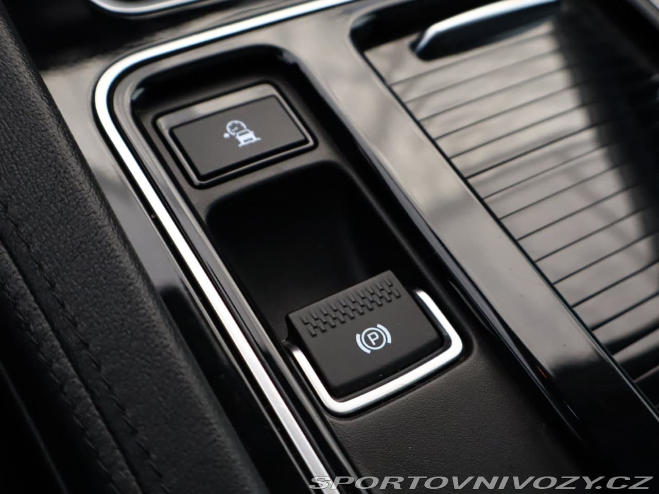 2017 Jaguar F-Pace - 17