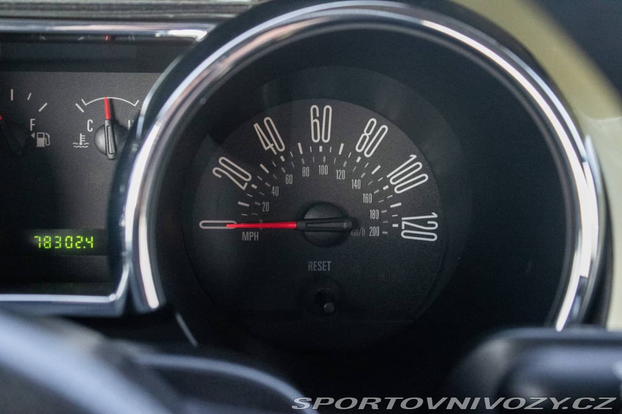 2004 Ford Mustang - 20