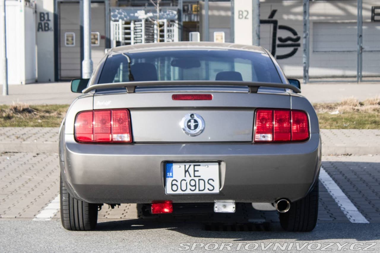 2004 Ford Mustang - 6