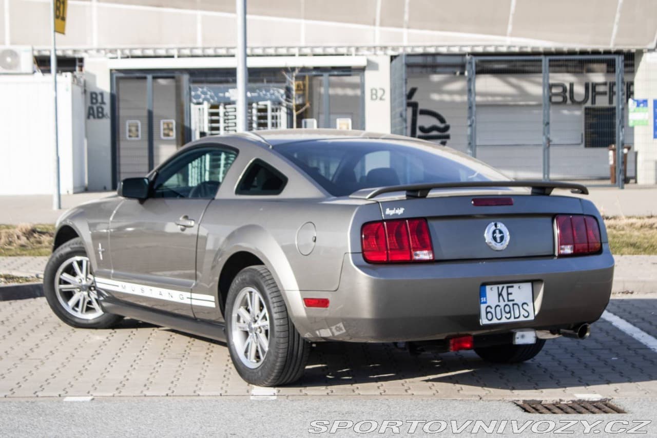 2004 Ford Mustang - 7