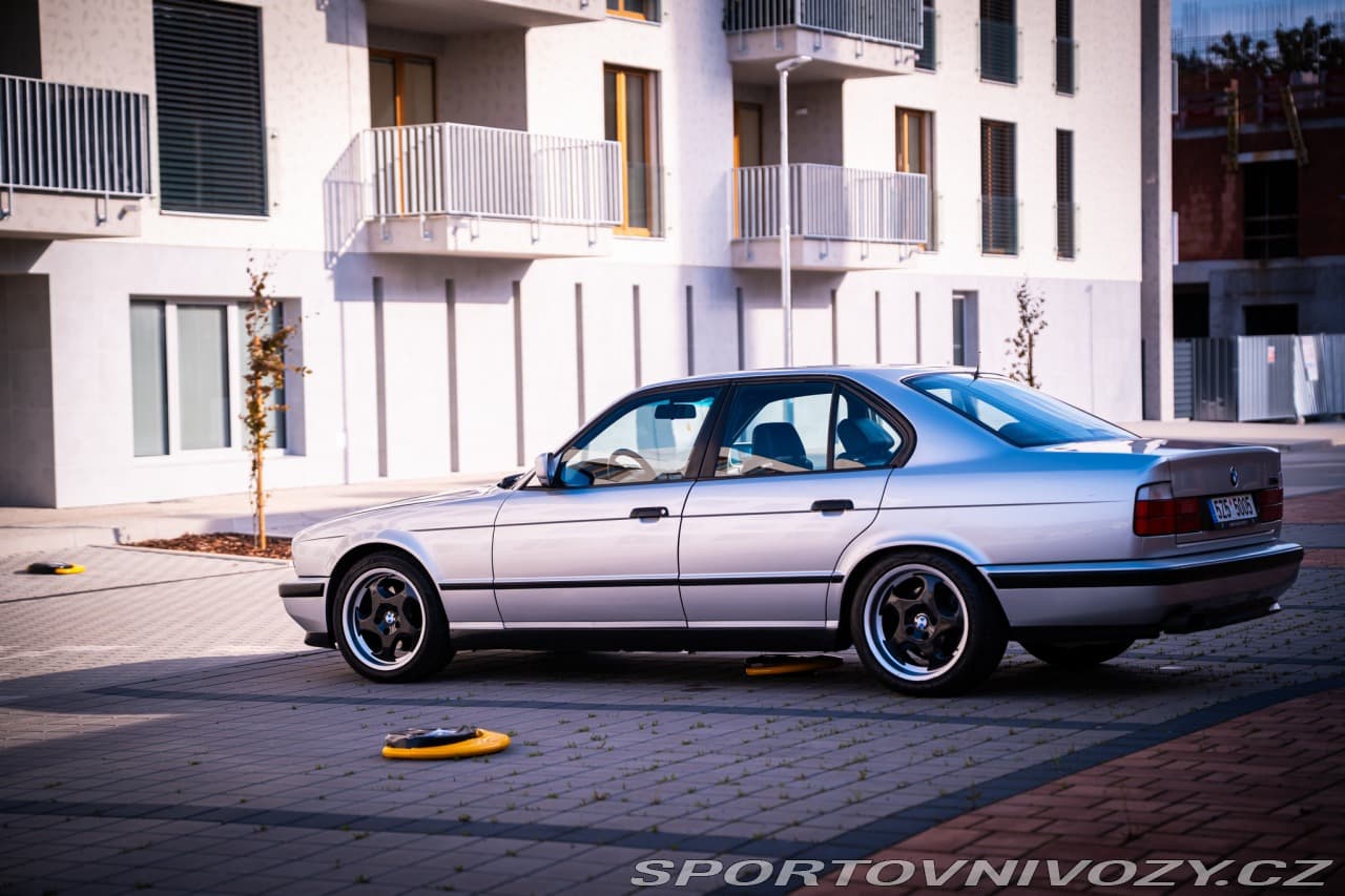 1992 BMW M5 - 3