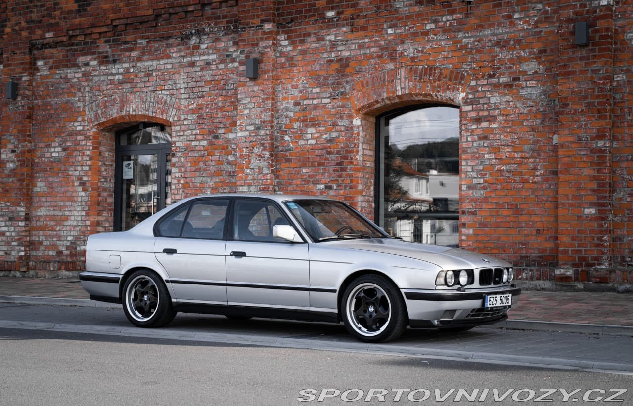 1992 BMW M5 - 5