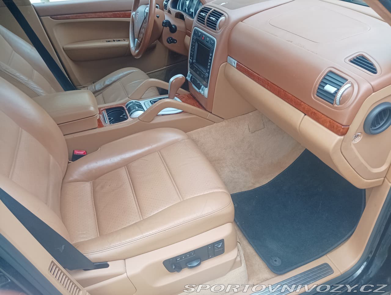 2004 Porsche Cayenne - 46