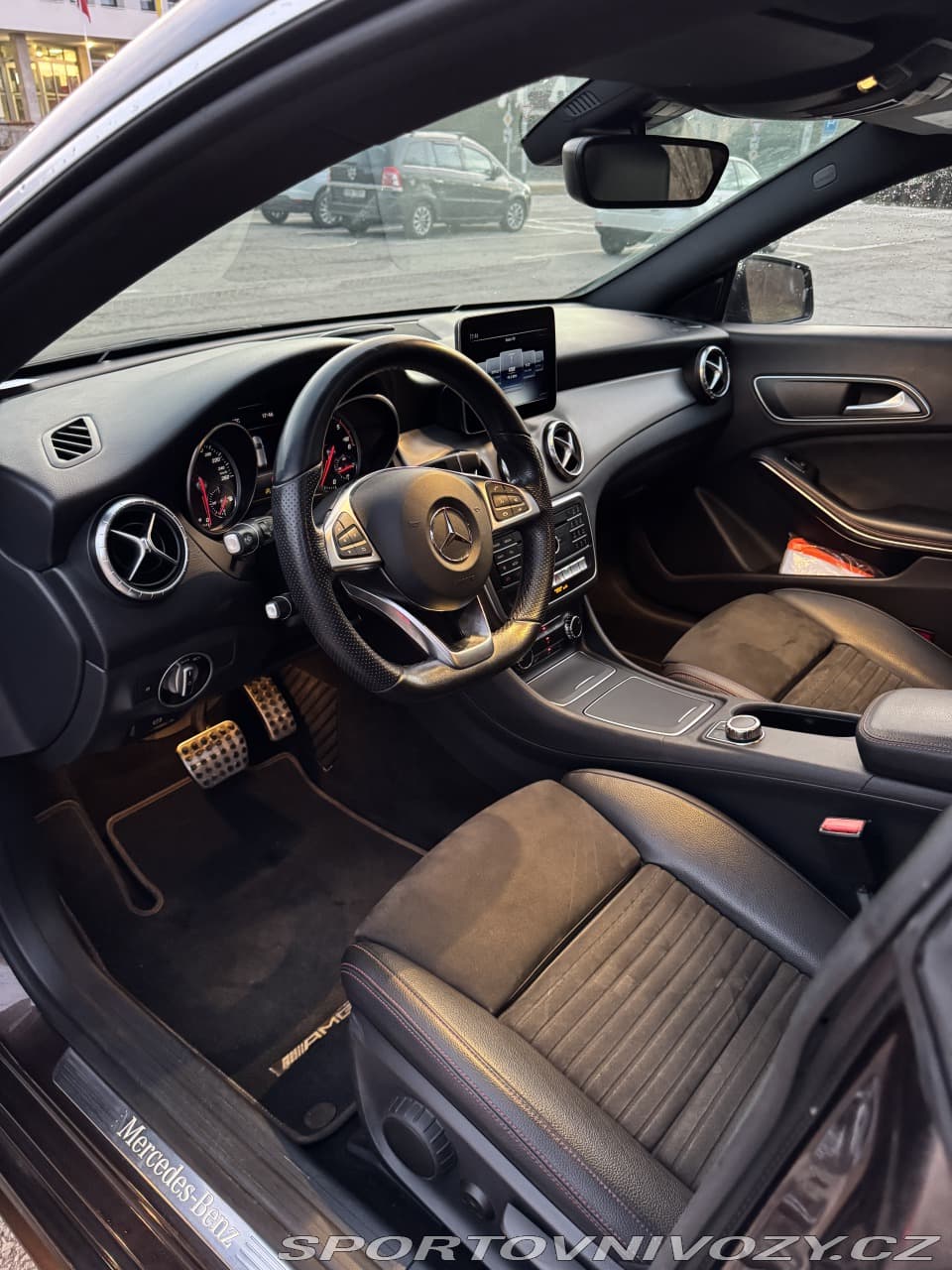 Mercedes-Benz CLA CLA 200d AMG paket