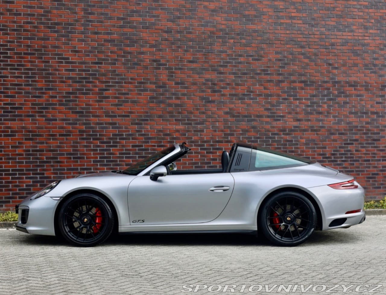 2018 Porsche 911 - 11