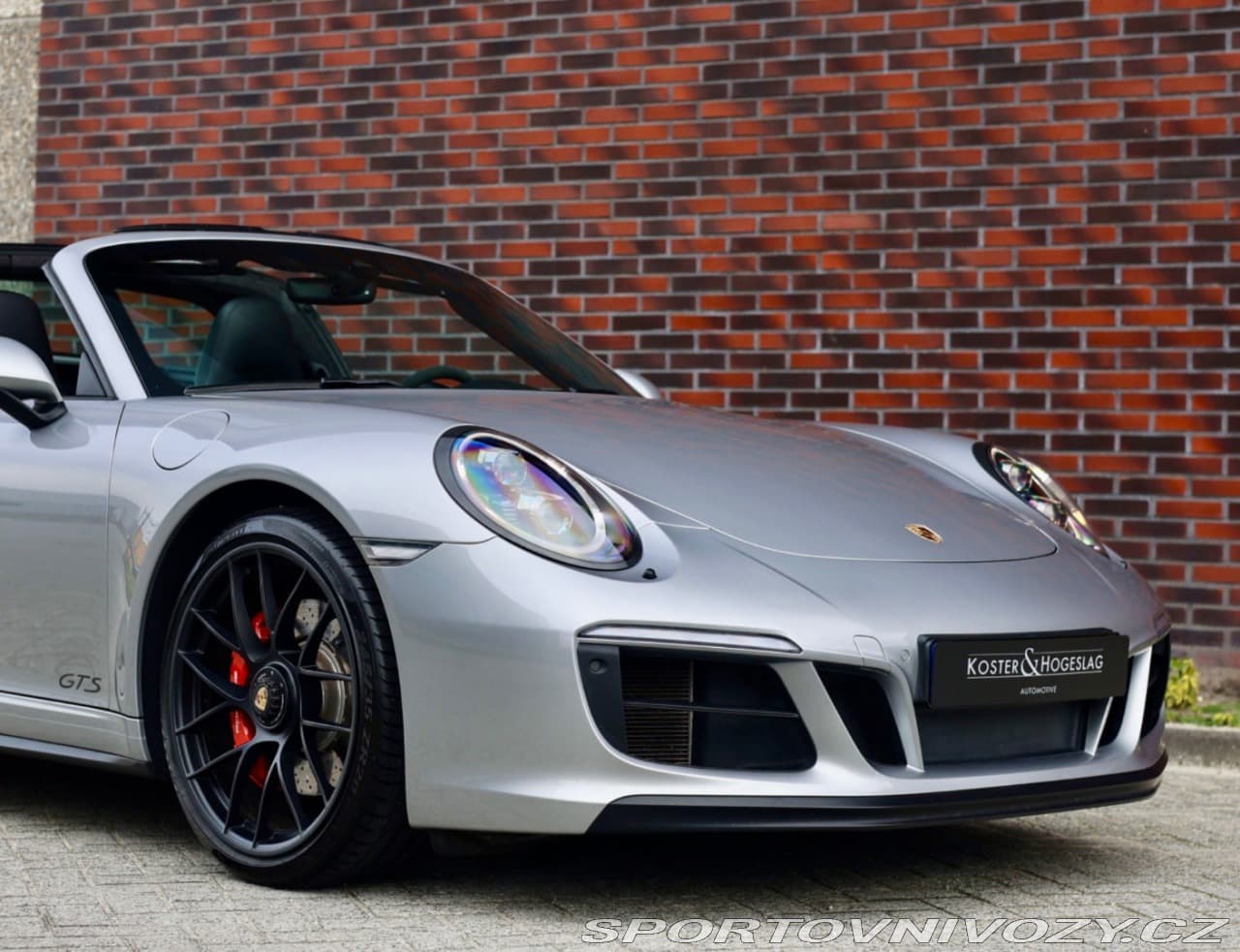 2018 Porsche 911 - 13