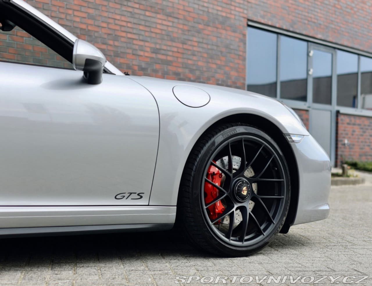 2018 Porsche 911 - 15