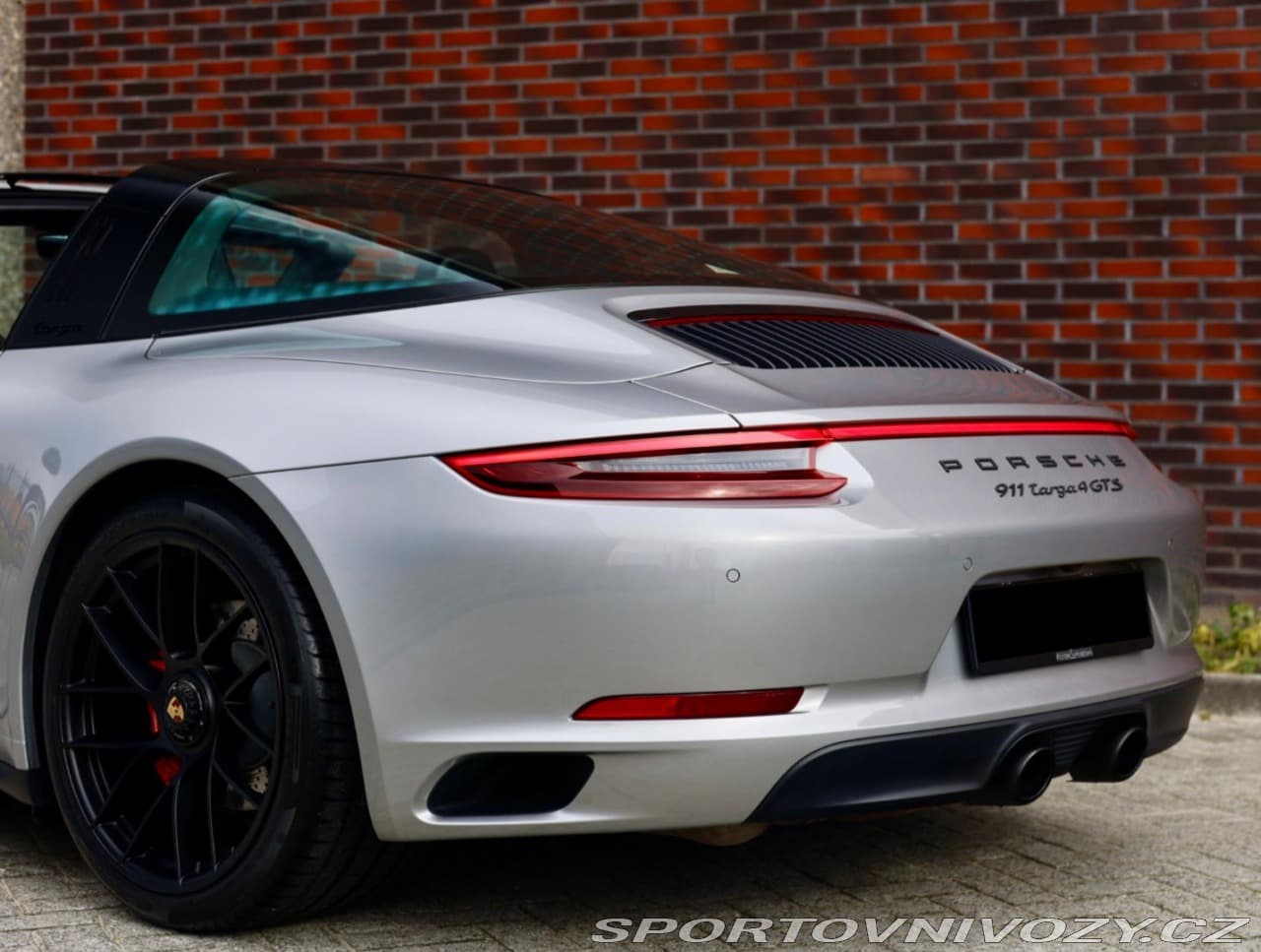 2018 Porsche 911 - 17
