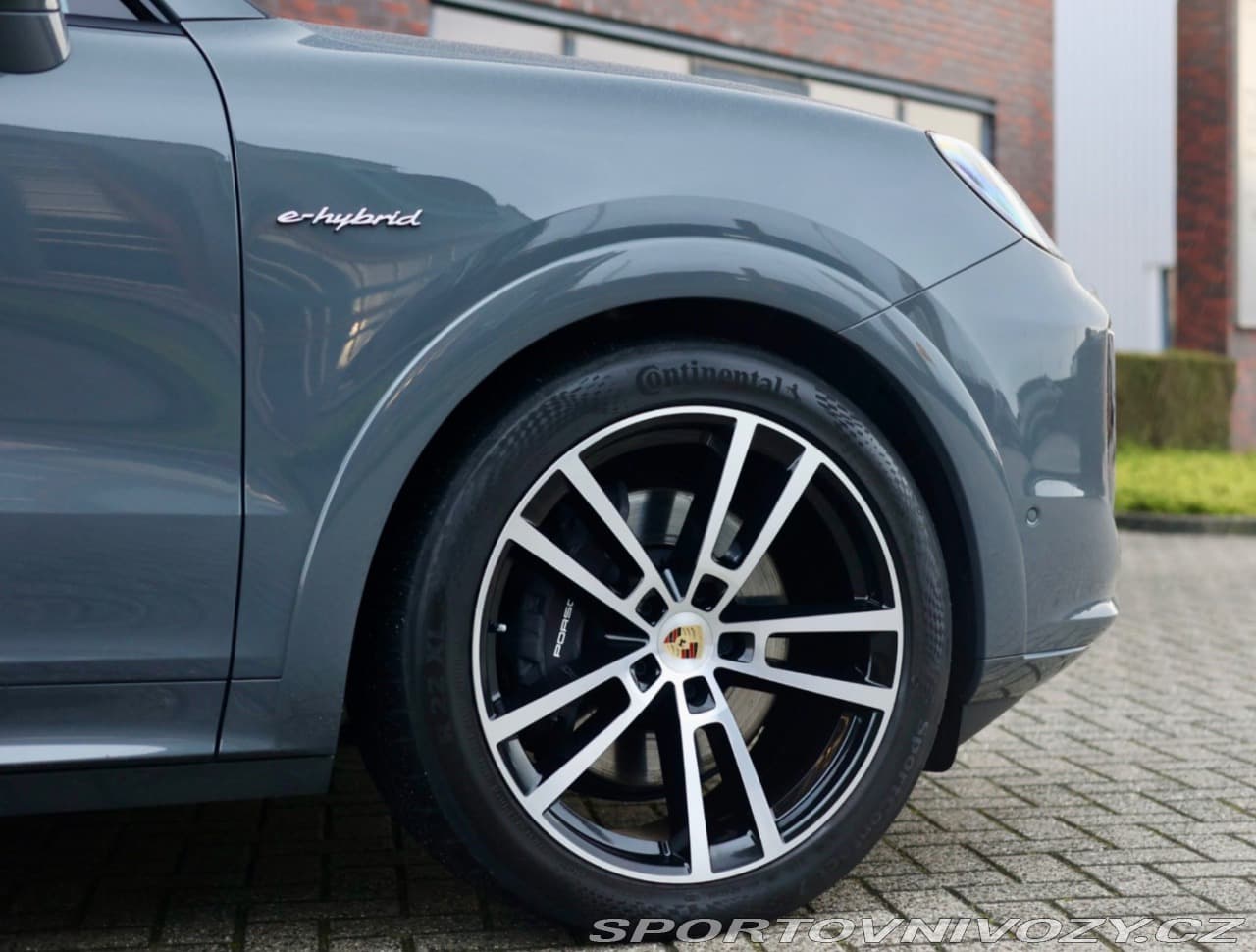 2025 Porsche Cayenne - 10